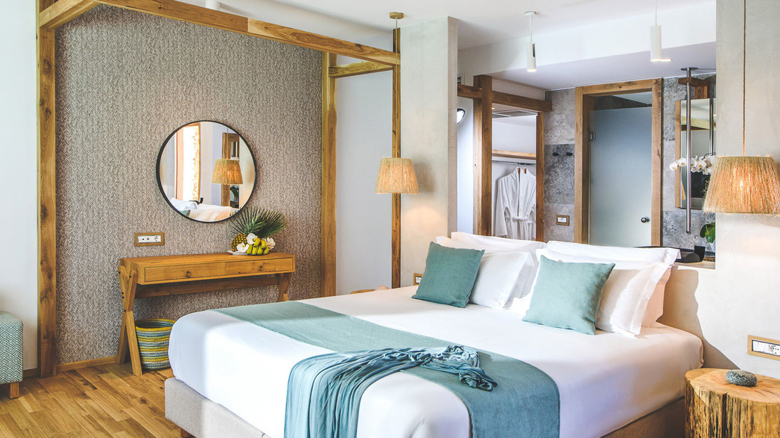 Premium Pool View Room